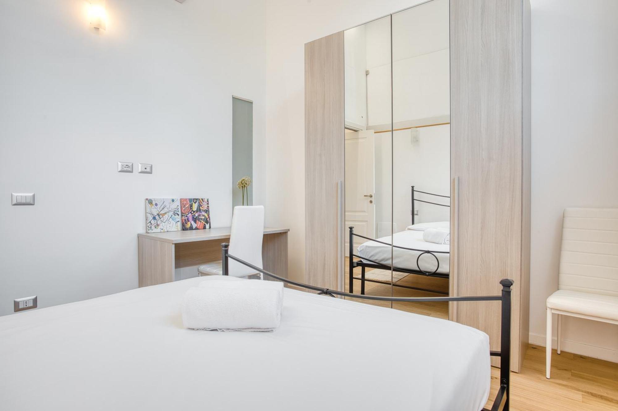 Walk To Navigli - Via Gola - 2 Bedrooms Apt Milano Eksteriør billede